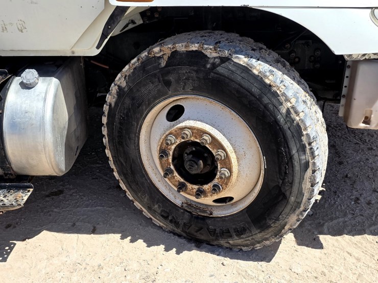 2015-international-durastar-4300-image-16