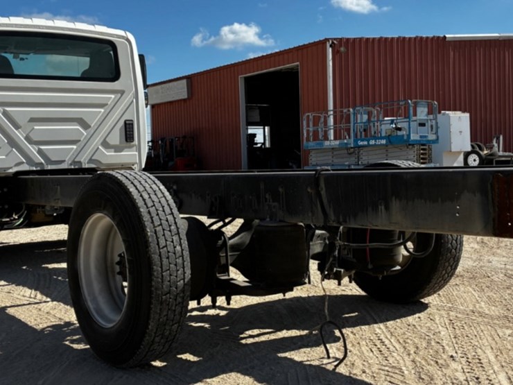 2013-international-durastar-4300-image-6