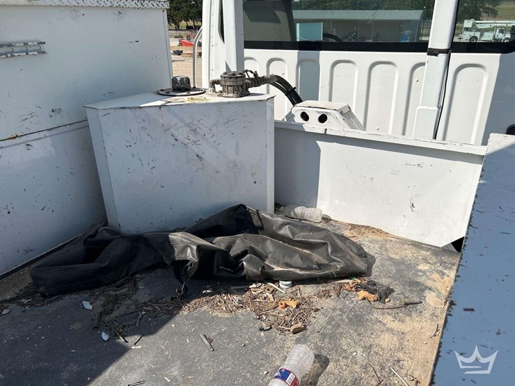 2019-freightliner-m2-106-image-31