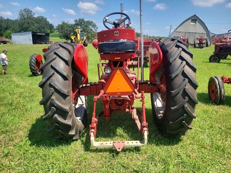 farmall-460-image-4