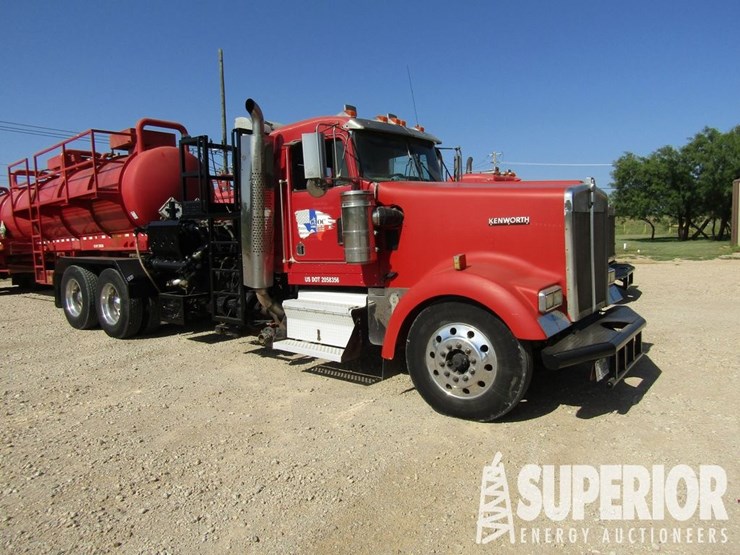 2004-caterpillar-c15-image-1