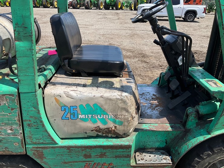 mitsubishi-fg25-image-32