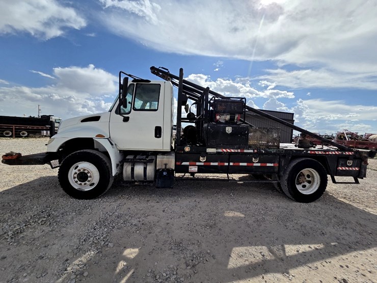 2017-international-durastar-4300-image-8