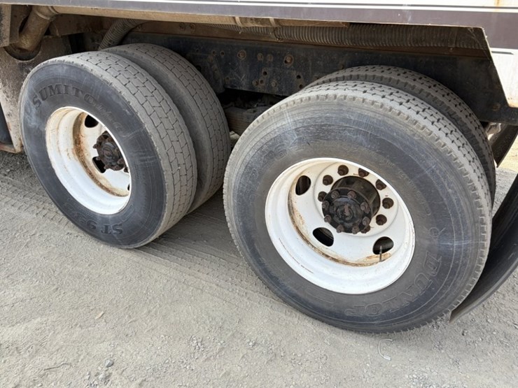 2004-sterling-l7500-image-14