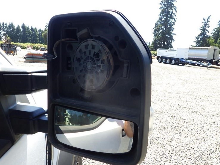 2020-ford-f550-image-28