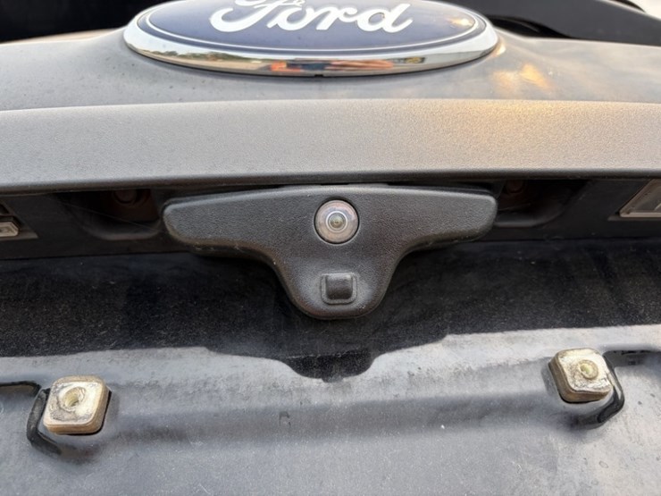 2018-ford-explorer-image-19
