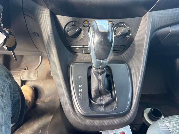2014-ford-transit-connect-image-15