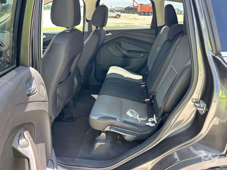 2015-ford-escape-image-21