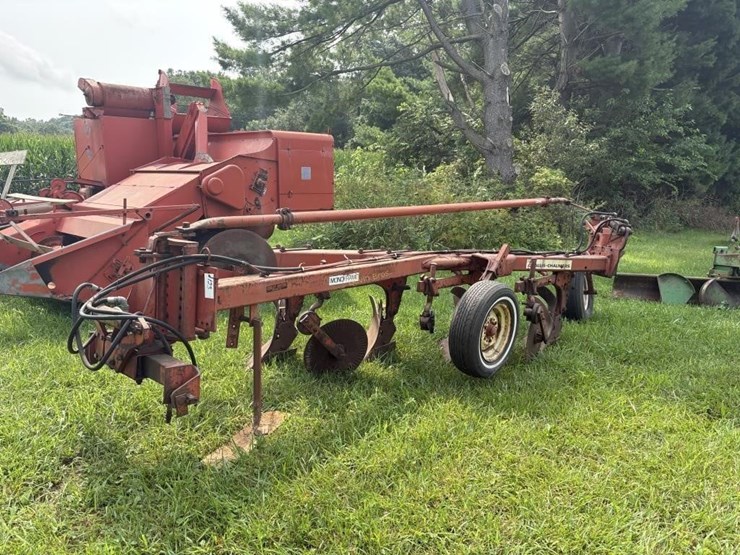 allis-chalmers-4-bottom-semi-mount-plow-image-1