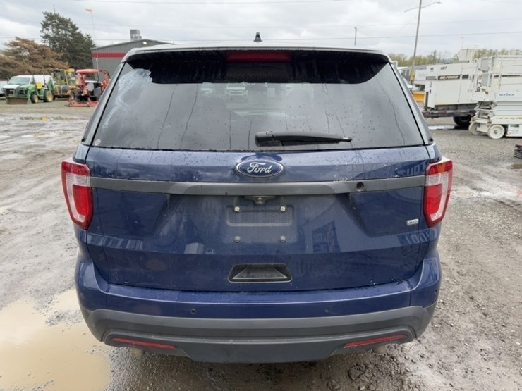 2017-ford-explorer-image-5