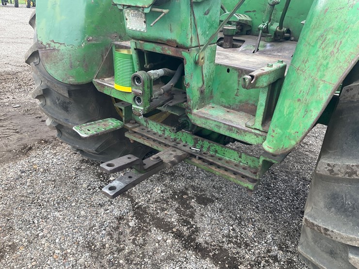 1958-john-deere-820-image-18