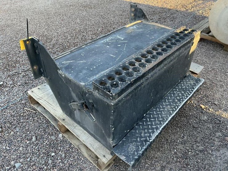 battery-box-truck-step-image-3