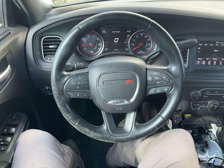 2017-dodge-charger-sedan-image-13