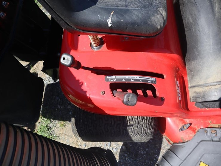 craftsman-t110-tractor-image-14