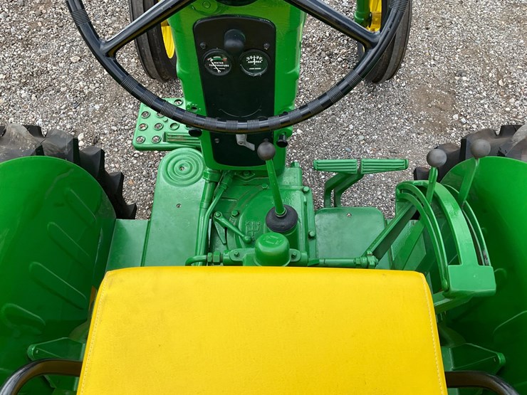 1957-john-deere-320-image-22