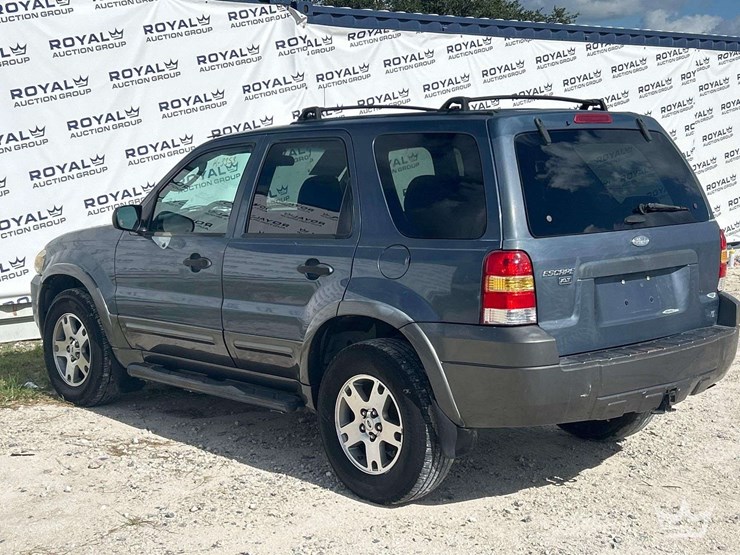 2005-ford-escape-image-2