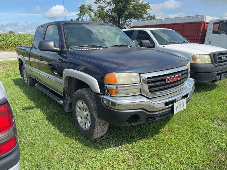 2005-gmc-1500-image-2