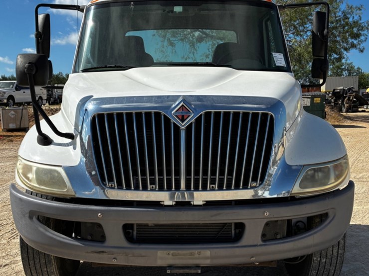 2013-international-durastar-4300-image-2