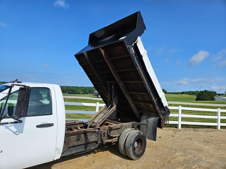 2007-chevrolet-3500hd-image-10