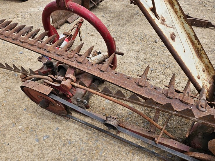 #88-•-international-3pt-sickle-mower-image-12