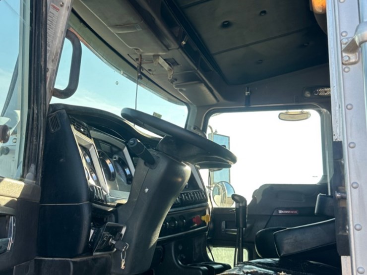 2015-kenworth-t800-image-20