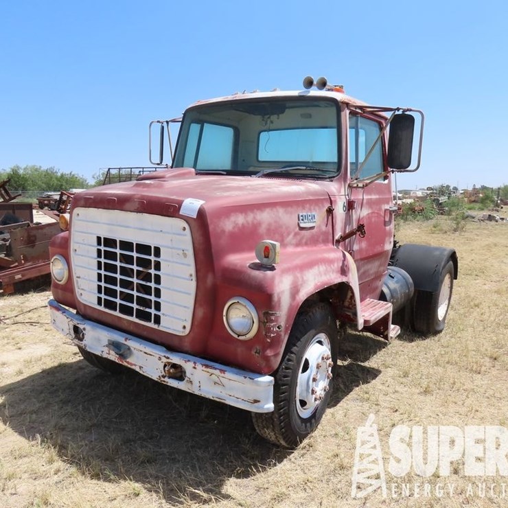 1973 FORD TRACTOR