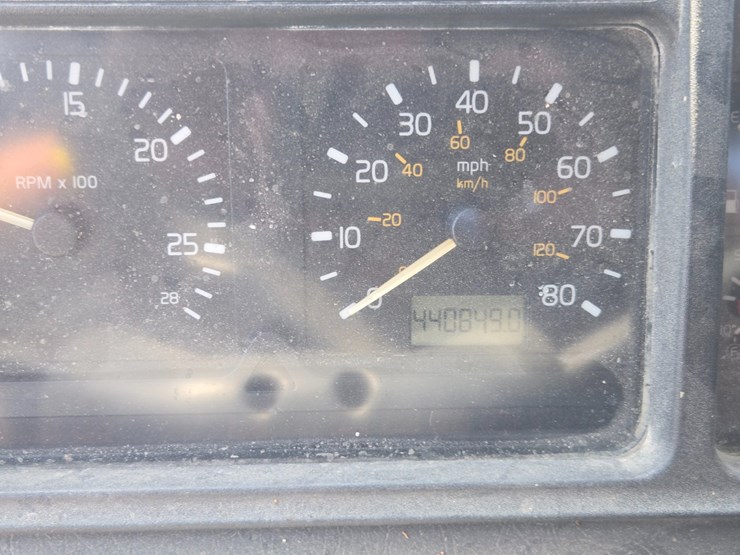 1999-volvo-vn-image-62