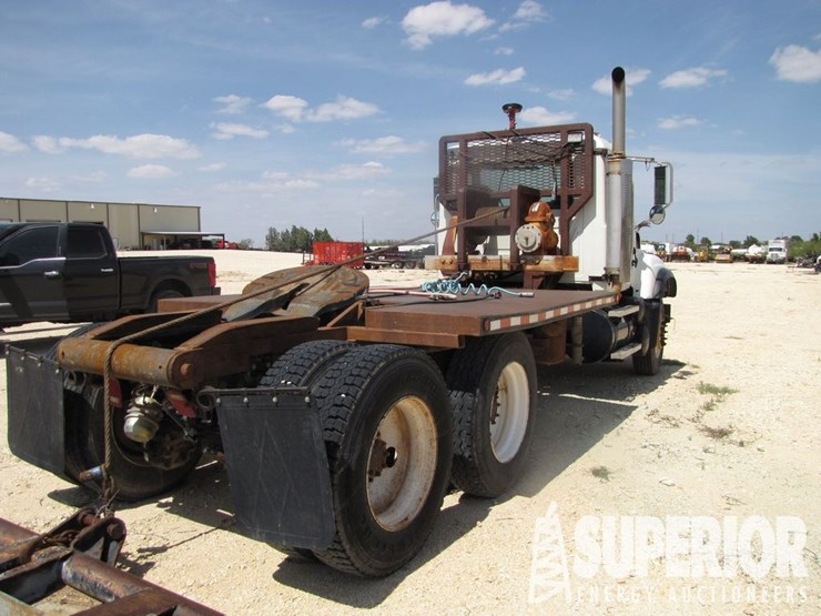 2007-massey-ferguson-8-image-4