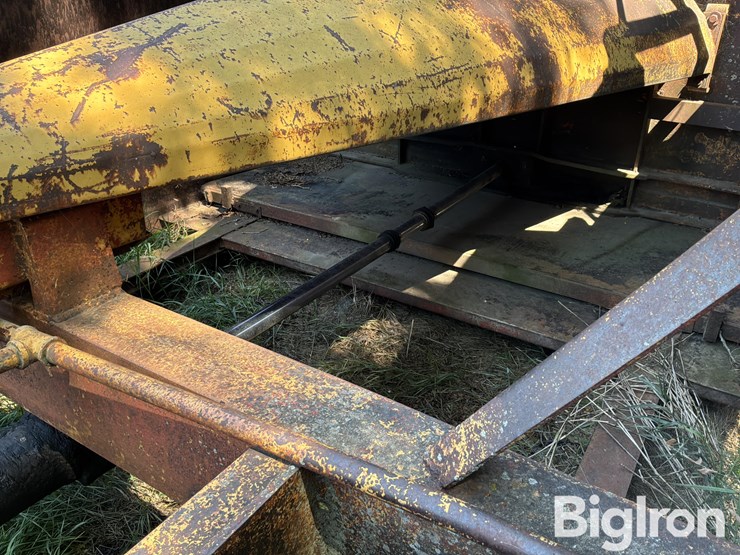 soil-mover-90-e-pull-type-scraper-image-15