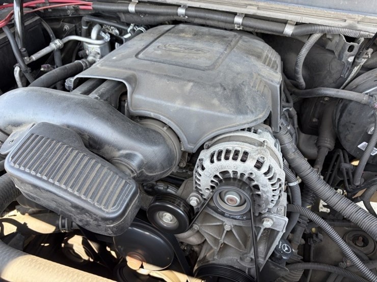 2014-chevrolet-tahoe-image-11