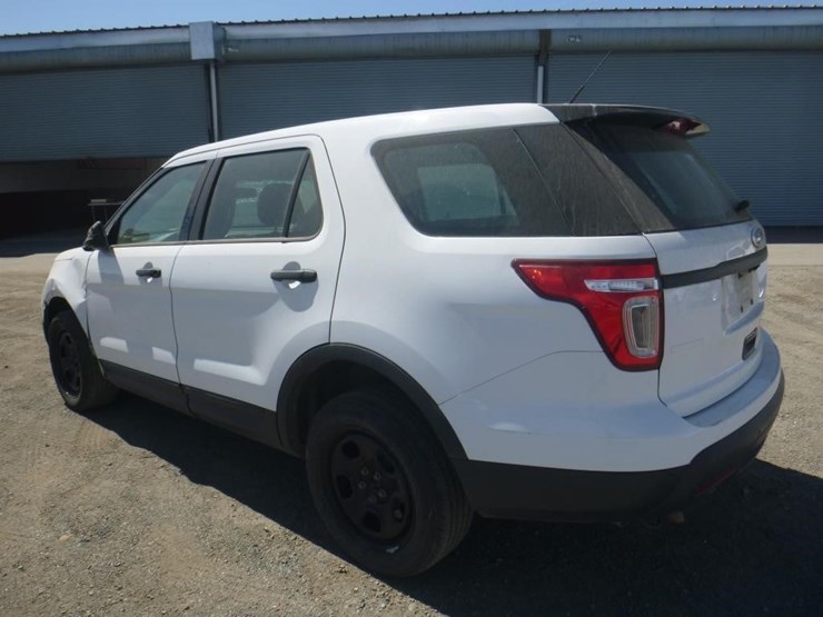 2015-ford-explorer-image-4