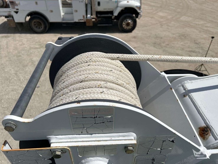 2019-freightliner-m2-106-image-35