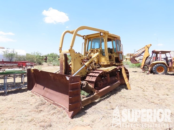 caterpillar-d6d-image-1