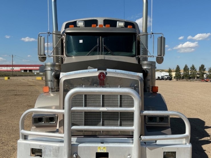 2013-kenworth-t800-image-2