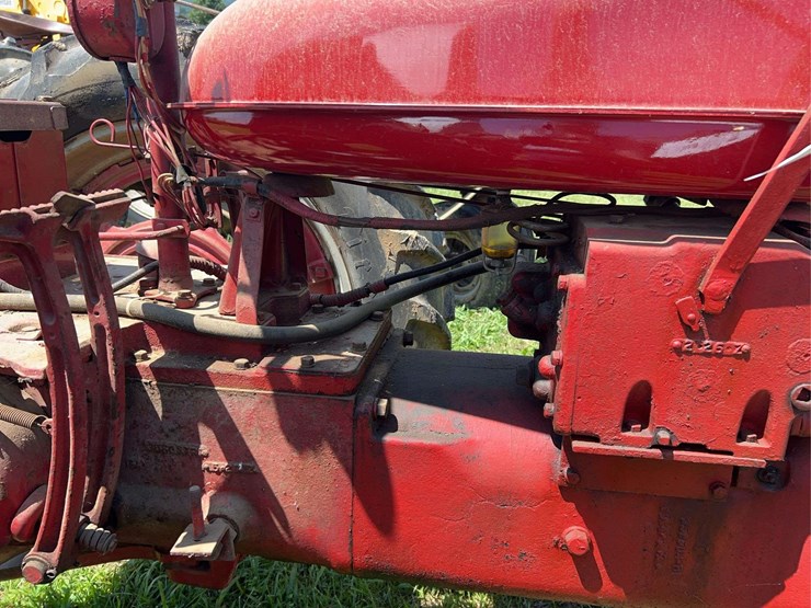 1954-farmall-super-h-image-19