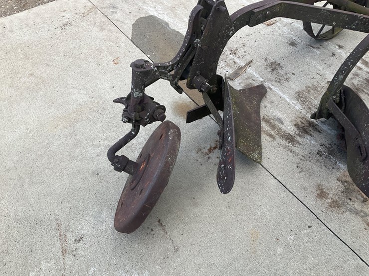 #5305-•-antique-pull-type-two-bottom-moldboard-plow-image-6