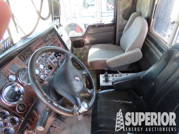 2006-kenworth-c500b-image-11