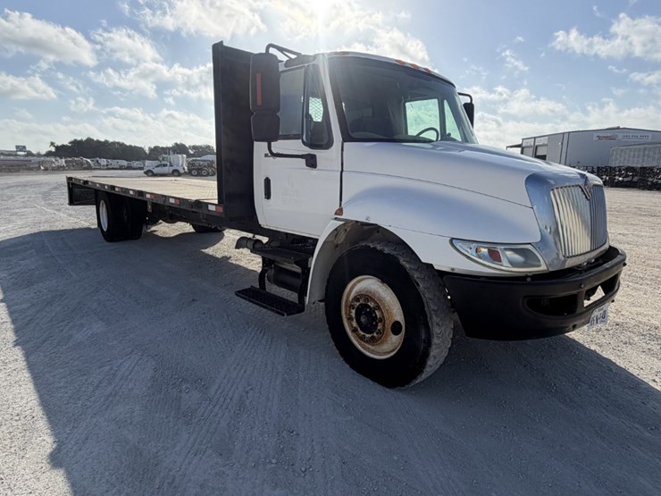 2012-international-durastar-4300-image-3