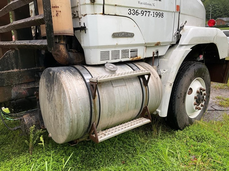 #141-•-1988-freightliner-log-truck-image-36