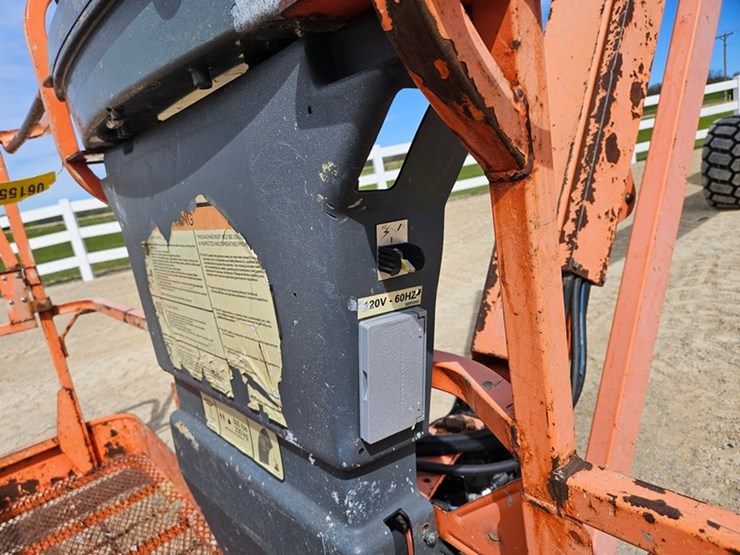 #89-•-jlg-460si-basket-lift-image-12