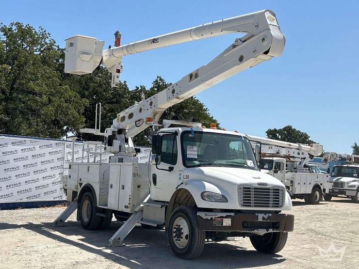 2019-freightliner-m2-106-image-4