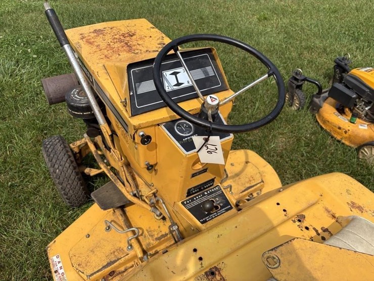 allis-chalmers-b-110-lawn-tractor---needs-battery-image-9