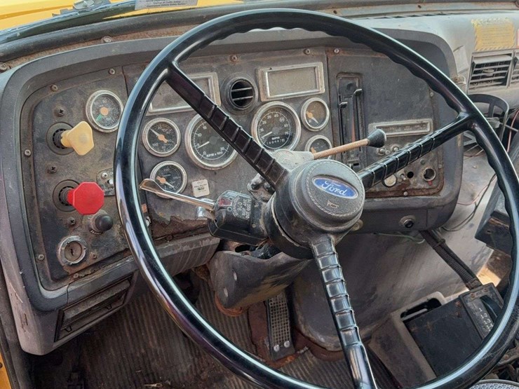 1993-ford-l-image-17