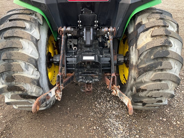 john-deere-3038e-image-24