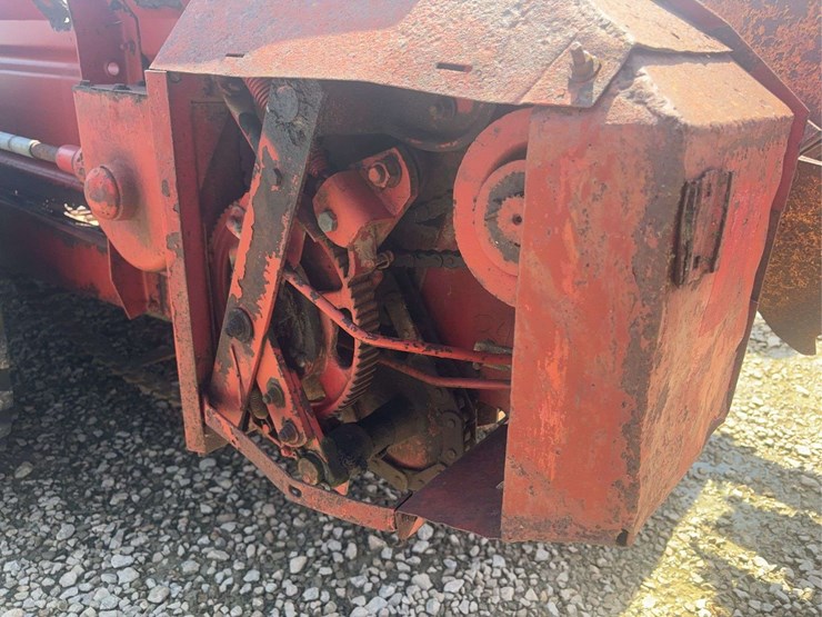 new-holland-676-image-9