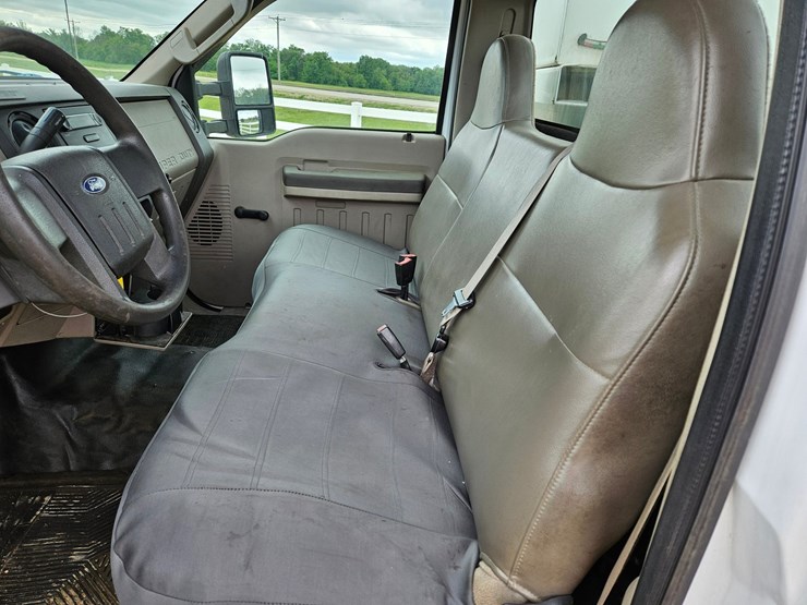 2008-ford-f550-image-82