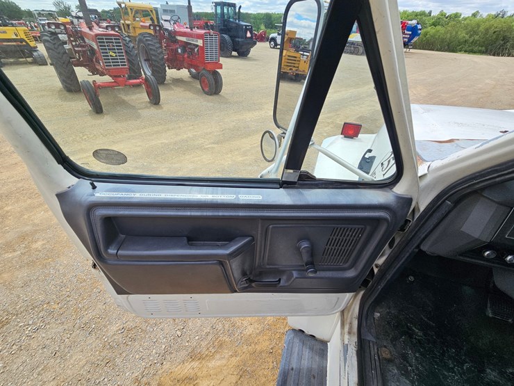 1992-ford-f700-image-42