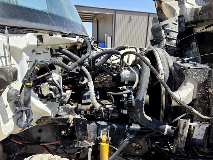 2015-international-durastar-4300-image-10