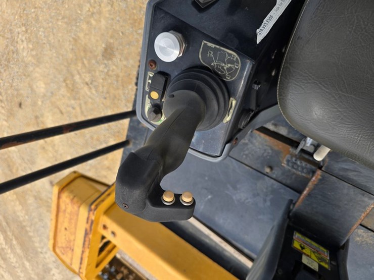 caterpillar-cb54xw-image-35