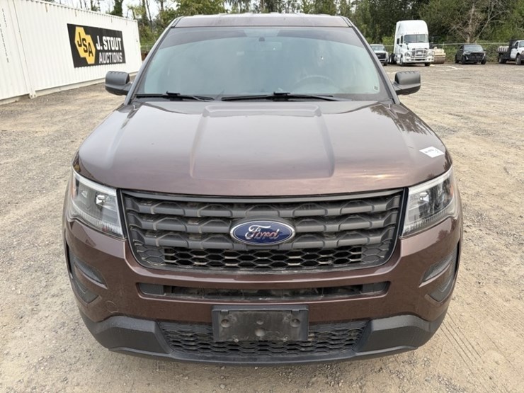 2017-ford-explorer-image-9